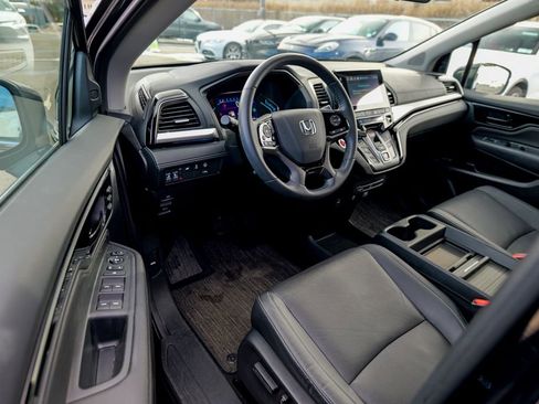 Used 2023 Honda Odyssey Touring image 17