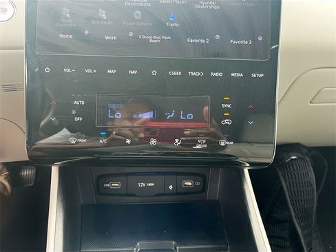 Used 2024 Hyundai Tucson Limited image 16