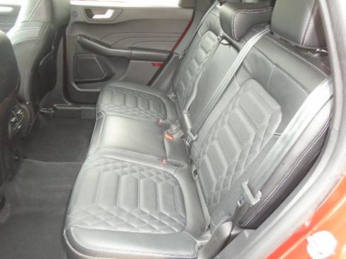 Used 2023 Ford Escape Platinum w/ Premium Technology Package AWD/4WD image 5
