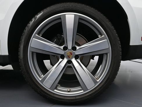 Used 2022 Porsche Macan image 26