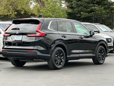 Certified 2025 Honda CR-V LX image 3