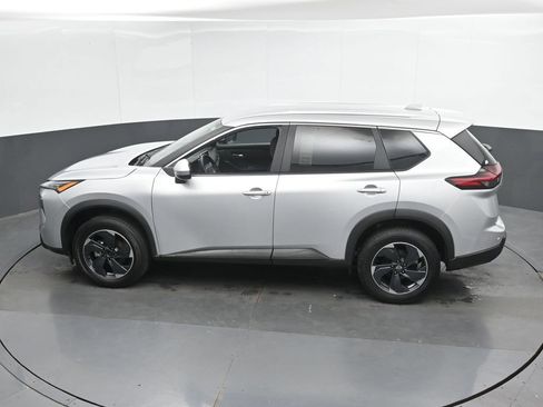 Used 2024 Nissan Rogue SV FWD image 37