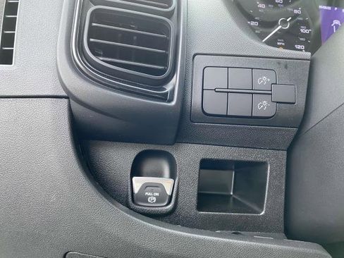 Used 2024 RAM ProMaster 2500 w/ Convenience Group image 19