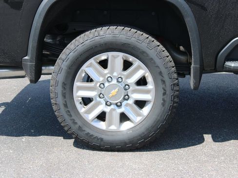 Used 2025 Chevrolet Silverado 2500 High Country AWD/4WD image 12