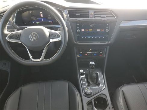 Certified 2024 Volkswagen Tiguan SE image 12