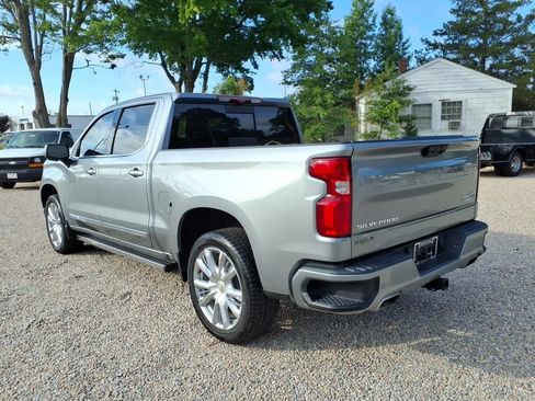 Used 2023 Chevrolet Silverado 1500 High Country w/ High Country Premium Package AWD/4WD image 5