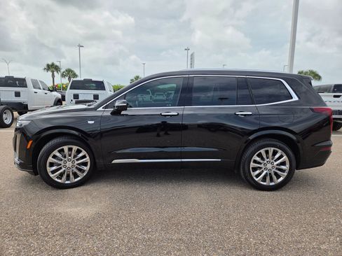 Used 2023 Cadillac XT6 Premium Luxury w/ Technology Package FWD image 4