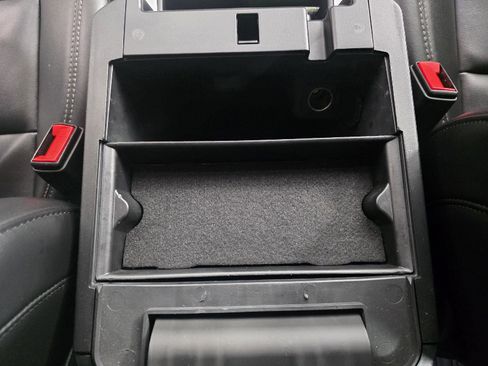 Used 2023 Ford Explorer XLT w/ Equipment Group 202A image 35