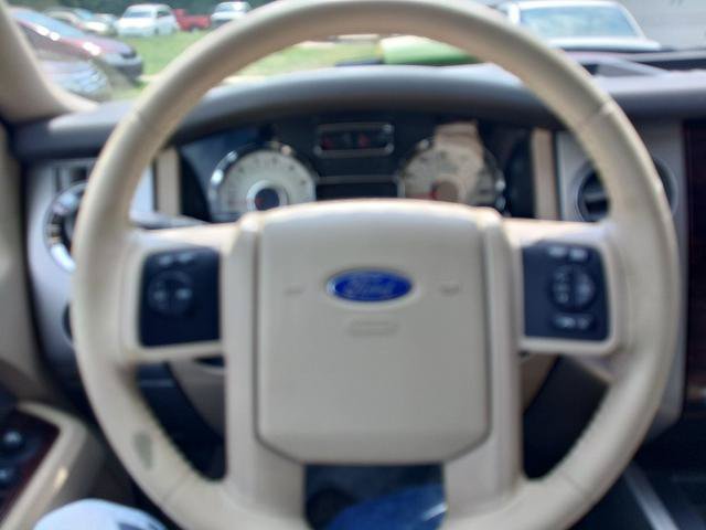 Used 2014 Ford Expedition XLT w/ Equipment Group 202A AWD/4WD image 21