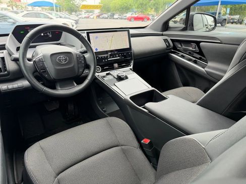 Used 2024 Toyota bZ4X XLE w/ Weather Package FWD image 18