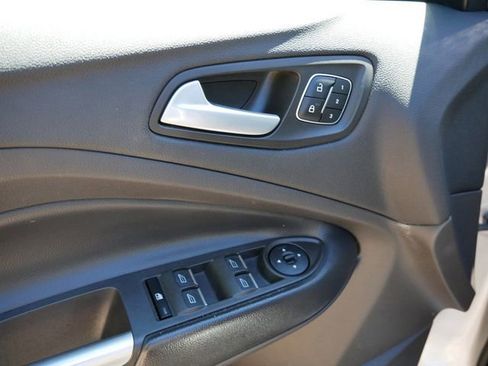 Used 2019 Ford Escape Titanium AWD/4WD image 15