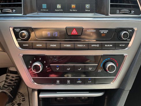 Used 2016 Hyundai Sonata SE FWD image 15