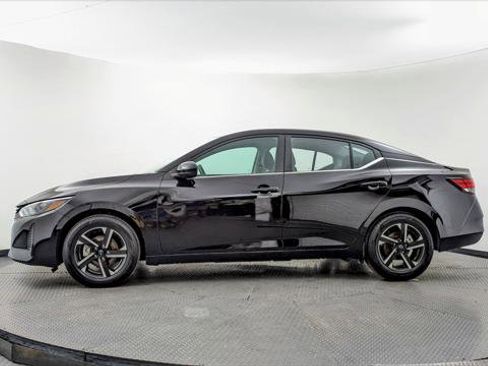 Used 2025 Nissan Sentra SV image 3