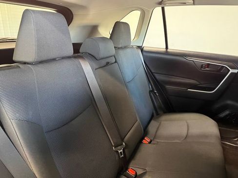 Used 2019 Toyota RAV4 LE image 13