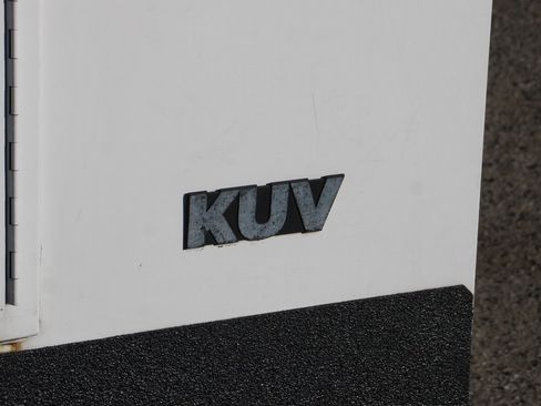 Used 2018 Ford E-350 and Econoline 350 Super Duty w/ Power Windows & Locks Group image 38