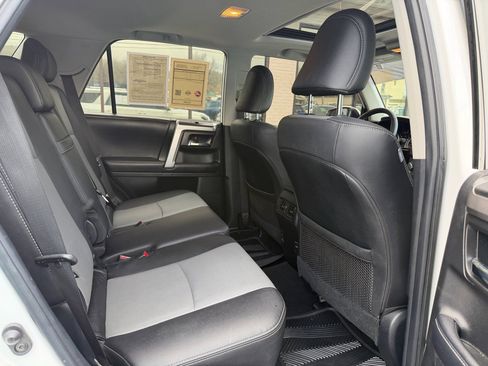 Used 2019 Toyota 4Runner SR5 Premium image 18