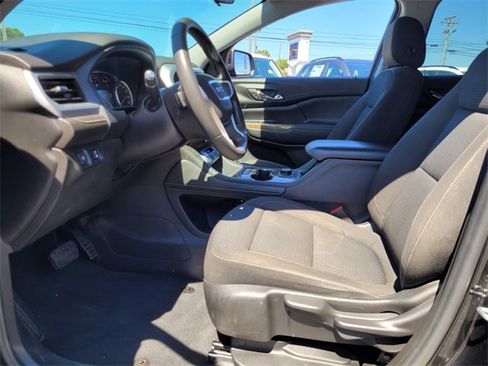 Used 2022 GMC Acadia SLE image 5