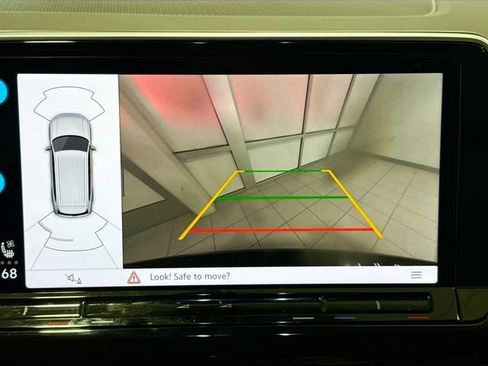 Used 2025 Volkswagen Atlas SE image 11