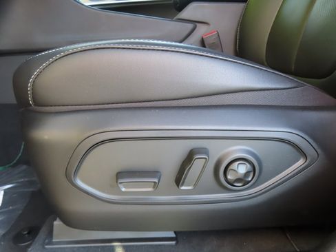 New 2025 Jeep Grand Cherokee Limited w/ Luxury Tech Group II image 10