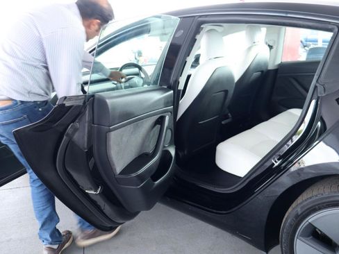 Used 2022 Tesla Model 3 RWD image 29