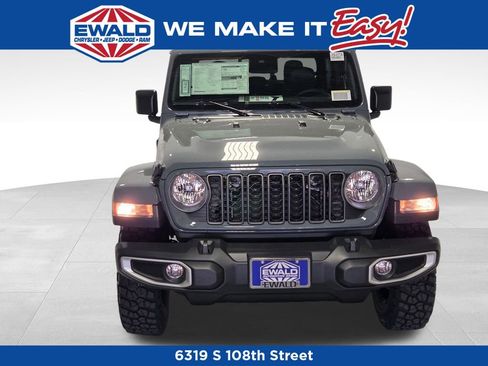 New 2025 Jeep Gladiator Sport image 14