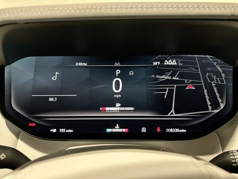 Used 2025 Land Rover Range Rover SV image 20