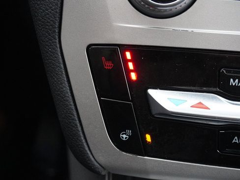 Used 2022 Ford Explorer XLT w/ Equipment Group 202A image 57