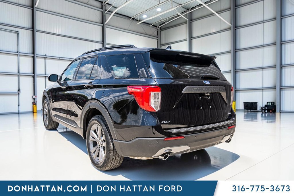Used 2023 Ford Explorer XLT w/ Equipment Group 202A AWD/4WD image 28