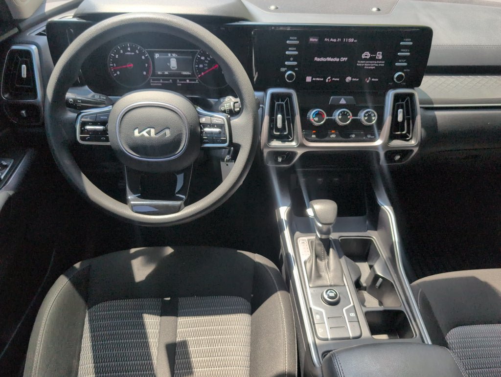 Used 2023 Kia Sorento LX FWD image 31