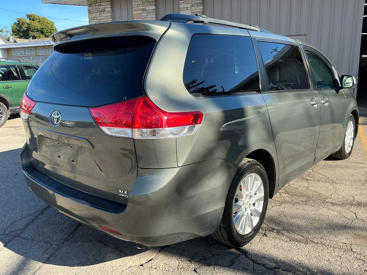 Used 2012 Toyota Sienna AWD image 4