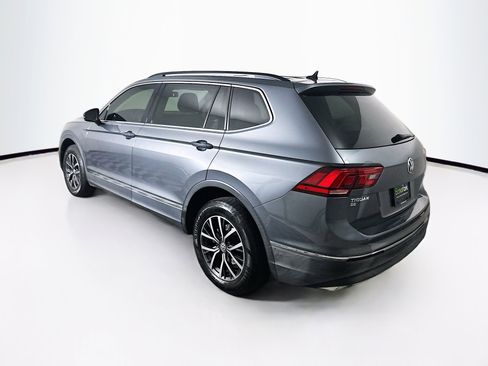 Used 2018 Volkswagen Tiguan SE w/ Panoramic Sunroof Package image 5