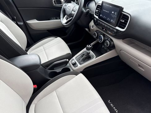 Certified 2024 Hyundai Venue SEL image 16