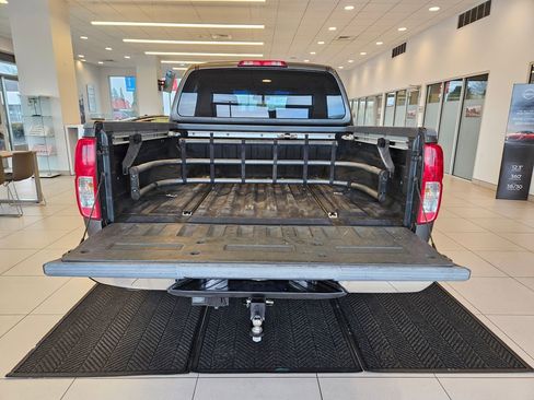 Used 2005 Nissan Frontier SE image 9