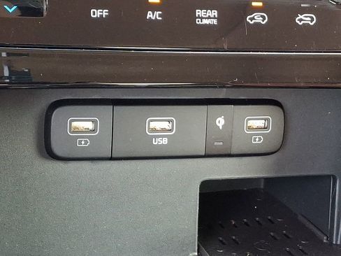 Used 2024 Kia Carnival SX Prestige FWD image 27