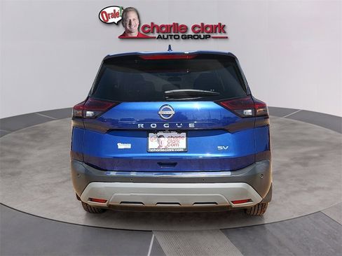 Used 2023 Nissan Rogue SV image 4