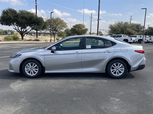 New 2026 Toyota Camry LE image 8