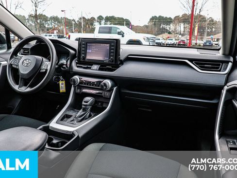 Used 2021 Toyota RAV4 LE image 31