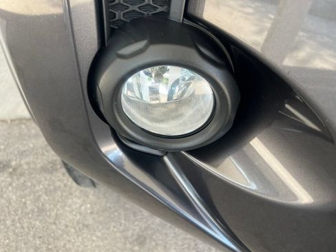 Used 2018 Toyota 4Runner SR5 Premium AWD/4WD image 28
