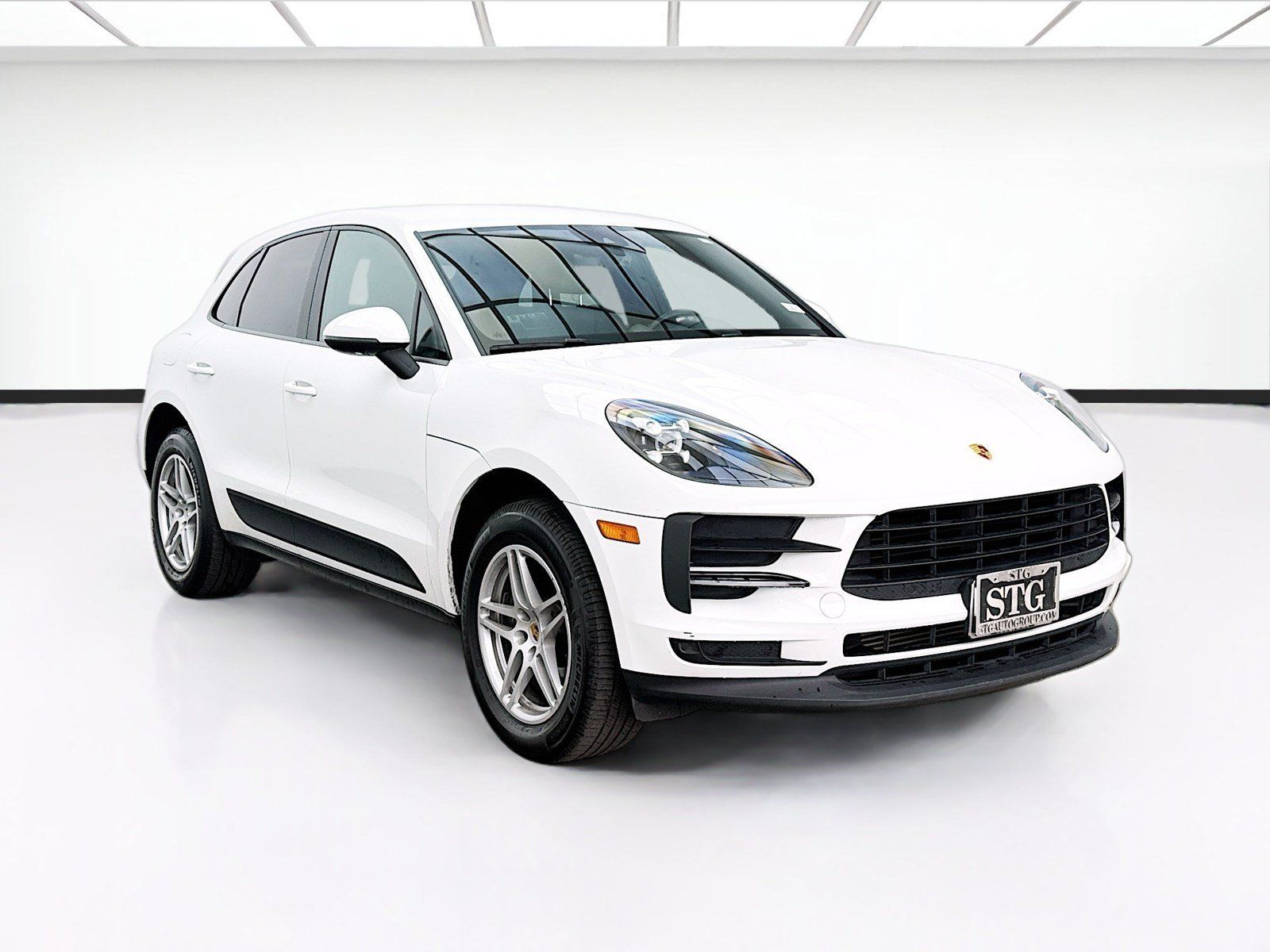 Used 2019 Porsche Macan AWD/4WD image 3