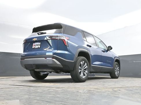 Used 2025 Chevrolet Equinox LT FWD image 37