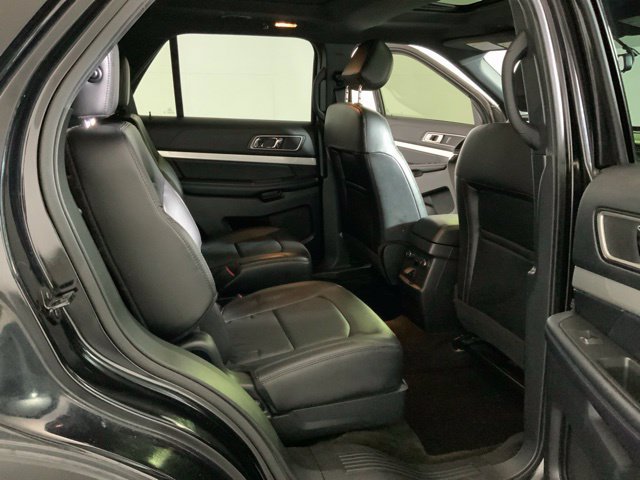 Used 2017 Ford Explorer XLT w/ Equipment Group 202A AWD/4WD image 29
