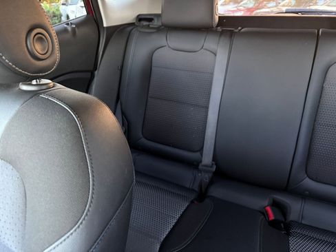 Used 2025 Chevrolet Trax LT image 37