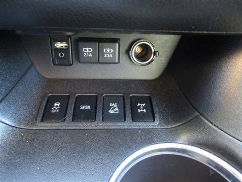 Used 2019 Toyota Highlander LE image 21