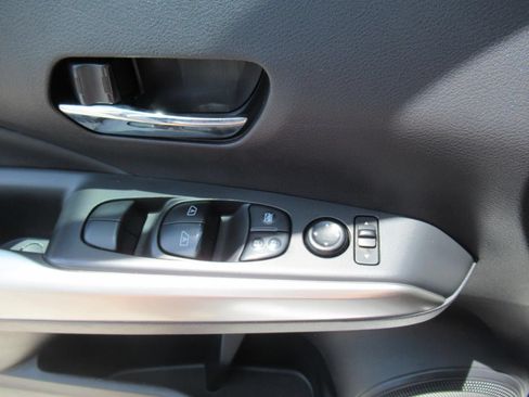 Used 2020 Nissan Kicks SR w/ SR Premium Package FWD image 21