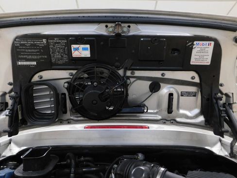 Used 2001 Porsche 911 Carrera 4 image 75