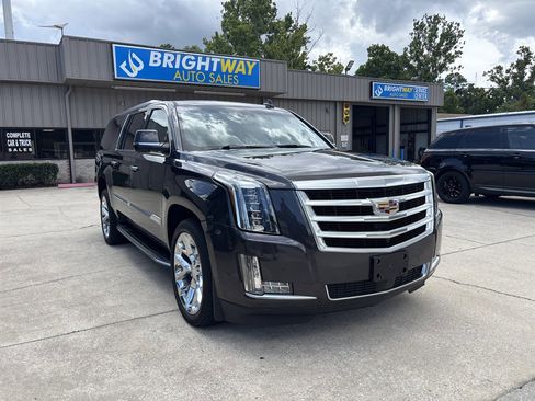 Used 2018 Cadillac Escalade ESV Premium Luxury image 3