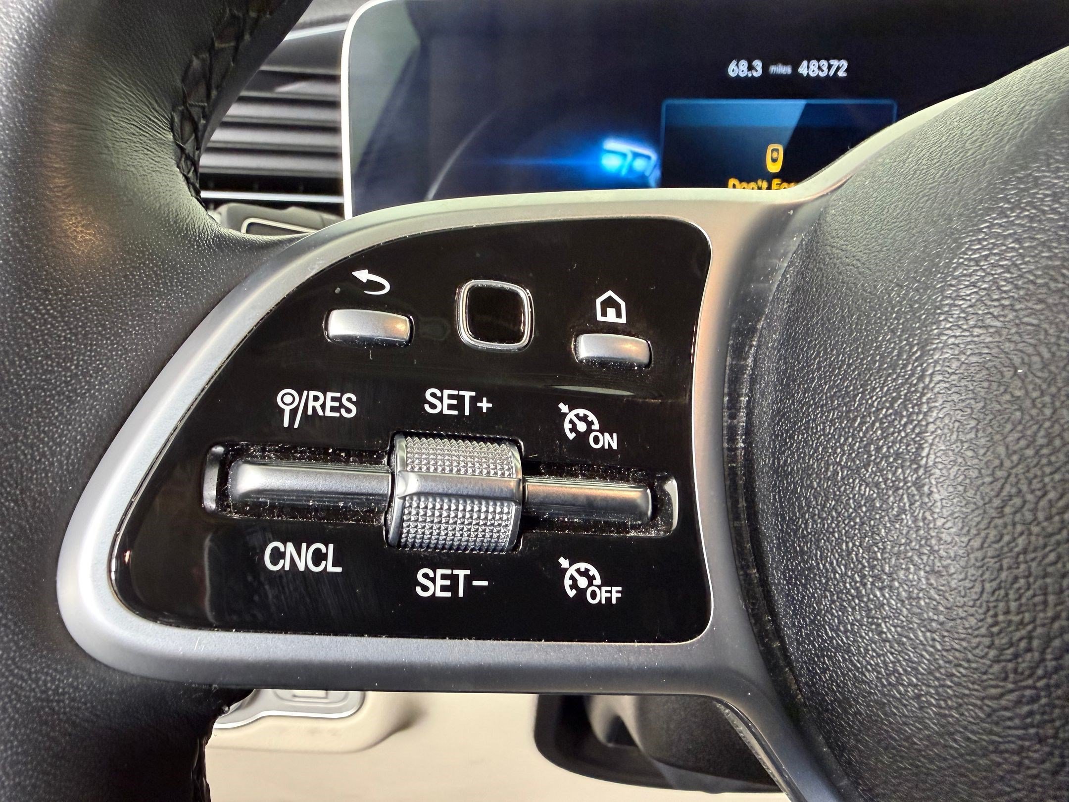 Used 2022 Mercedes-Benz GLE 350 4MATIC w/ Premium Package image 15