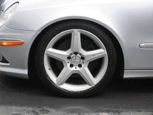 Used 2009 Mercedes-Benz E 350 4MATIC Sedan image 26