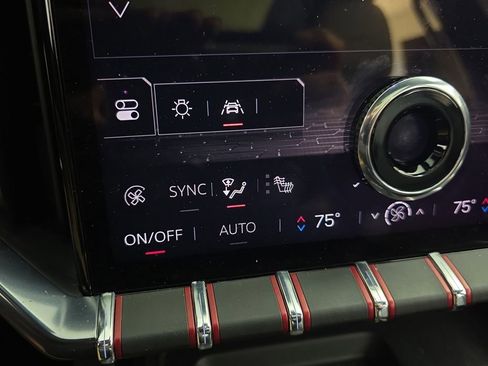 Used 2024 GMC Acadia AT4 image 15