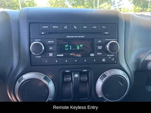 Used 2016 Jeep Wrangler Sport w/ Quick Order Package 24S AWD/4WD image 13